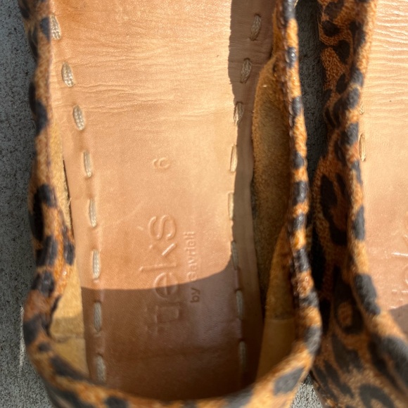 Tieks Size 6 Leopard Print - Picture 3 of 3